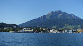 0018 18-08-2019 Fahrt im Luzernerbecken, DS Schiller vor Pilatus
