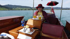 0045 16-08-2020 Oberägeri, Servelats grillieren im Kessel-Backofen