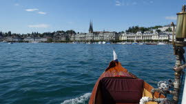 0092 18-08-2019 Luzern, Fahrt entlang dem Quai