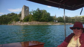 0177 21-08-2020 Rundfahrt zur Staumauer, Blick auf Insel Ruine de la Tour, Martha