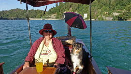 0192 21-08-2020 Martha und Bella bei Staumauer