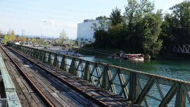 0452 12-09-2021 Attisholz, Besichtigung ehem Cellulosefabrik, Liberty Belle neben St Urs